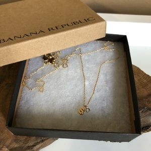 NIB Banana Republic “S” Initial Necklace